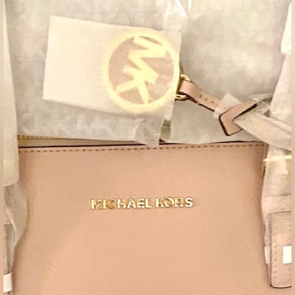 🪷NWT Michael Kors LARGE Jet Set Laptop Travel Shoulder Purse Tote-Soft Pink - Picture 2 of 12